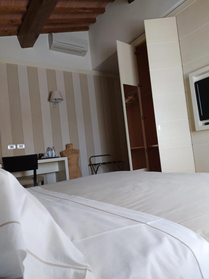 Molo73 Hotel Empoli Bagian luar foto