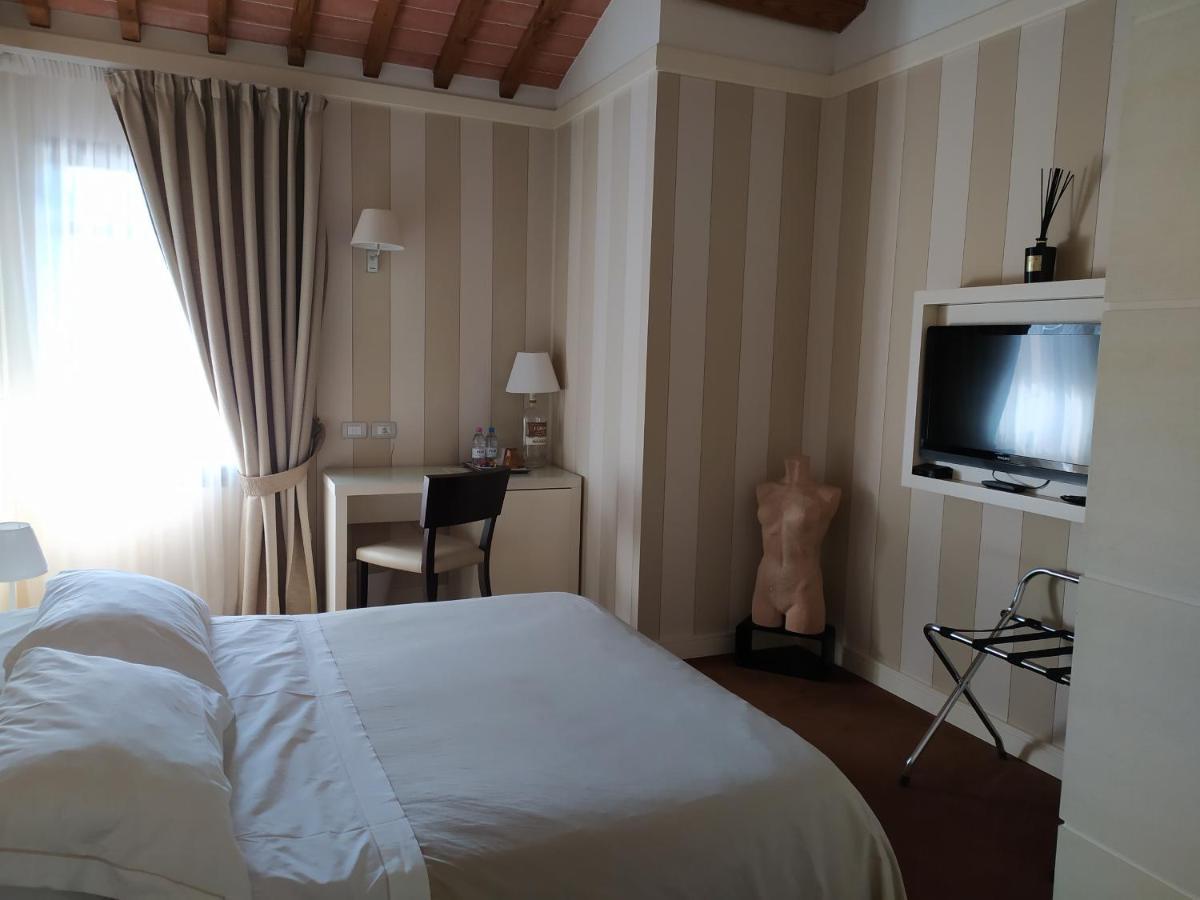 Molo73 Hotel Empoli Bagian luar foto